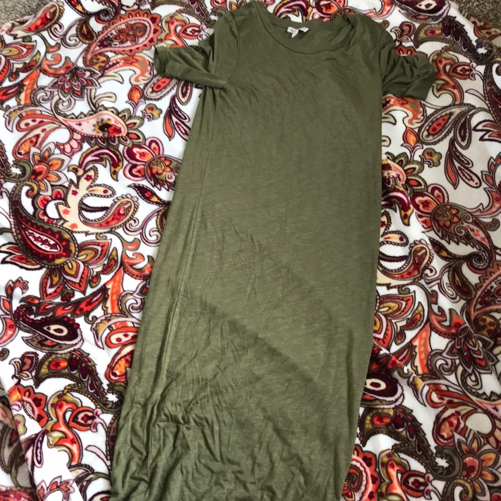 Lila Rose Medium T-Shirt Dress Maxi in Green